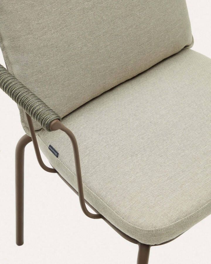 Kave Home Salguer stapelbare stoel van touw en staal met bruingelakte afwerking