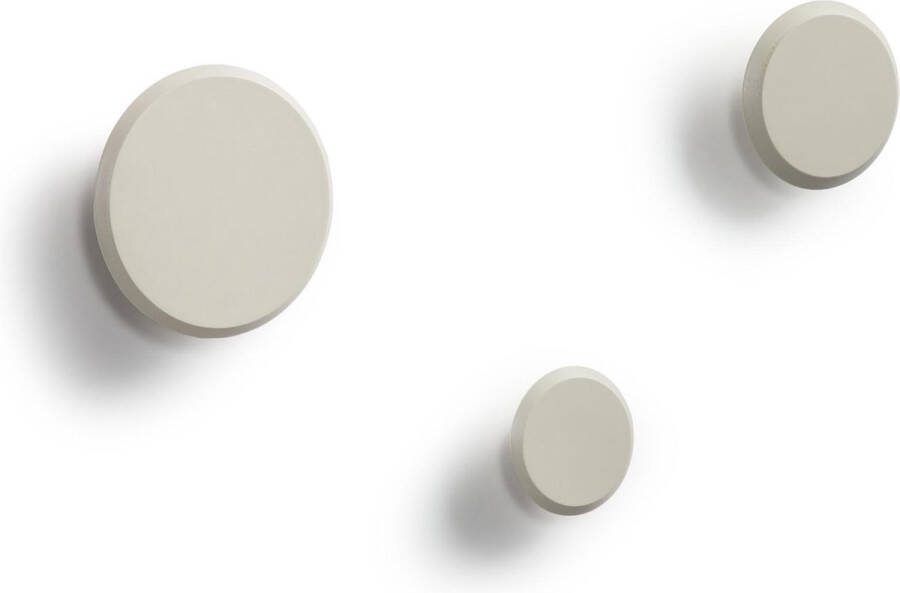 Kave Home Set van 3 Nadua hangers in massief hout met een natuurlijke beige afwerking