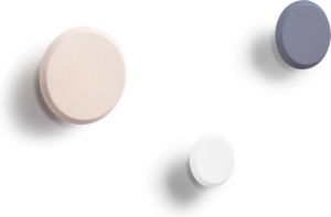Kave Home Set van 3 Nadua hangers van massief hout met een natuurlijke blauwe en witte afwerking