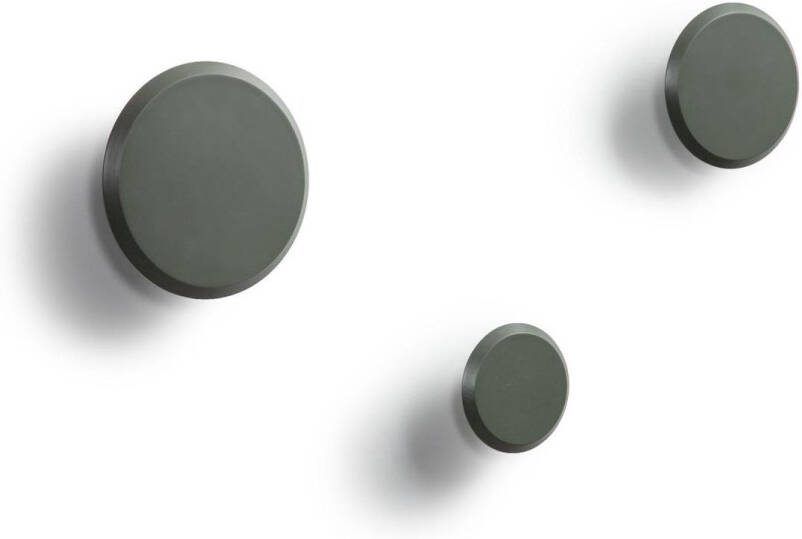 Kave Home Set van 3 Nadua hangers van massief hout met een natuurlijke groene afwerking