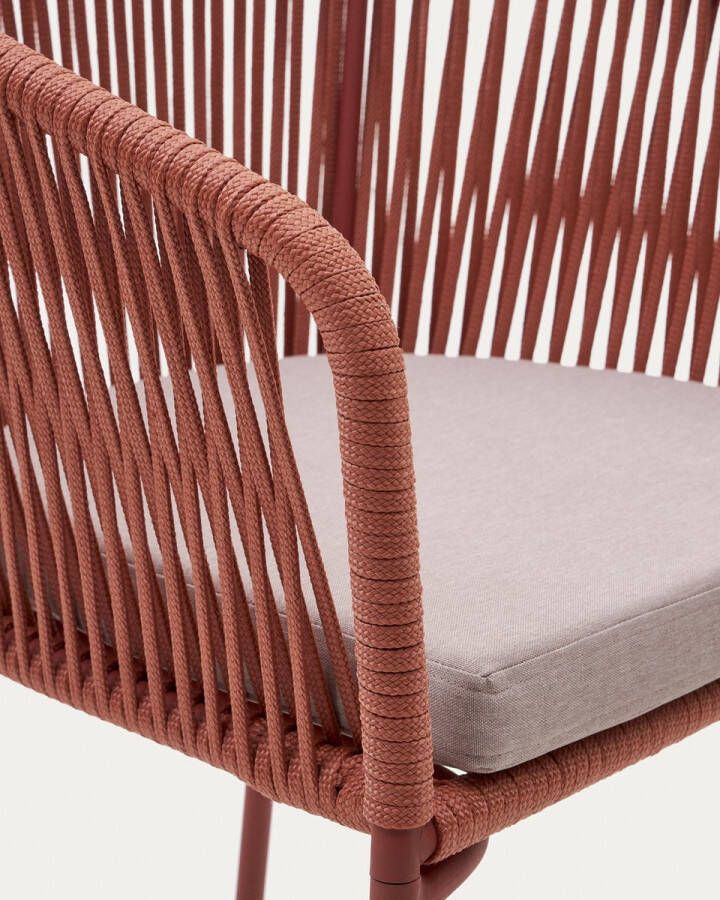 Kave Home Yanet terracotta touwstoel met gegalvaniseerde stalen poten