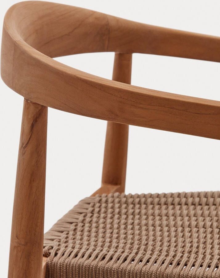 Kave Home Ydalia stapelbare stoel in massief teakhout met natuurlijke afwerking en beige touw