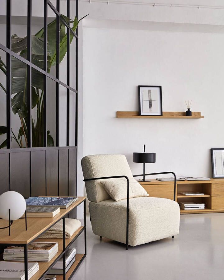 Kave Home Yoana TV-meubel in eikenfineer met zwart gelakt metalen frame 160 x 40 cm