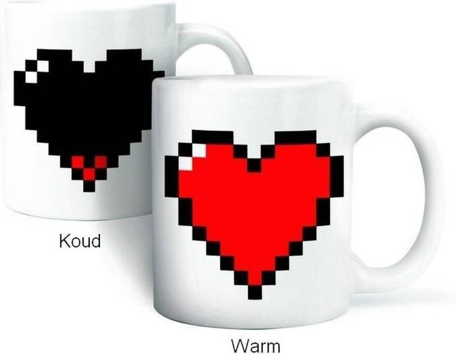 Kikkerland Mok Beker Warmte verkleurend Pixel In een hart design Voor koffie en thee Porselein Retro Rood Zwart Liefde Magische mok