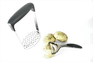 KINGHOFF -Professionele aardappelstamper + dunschiller met comfortabele anti-slip handgreep vaatwasbestendig