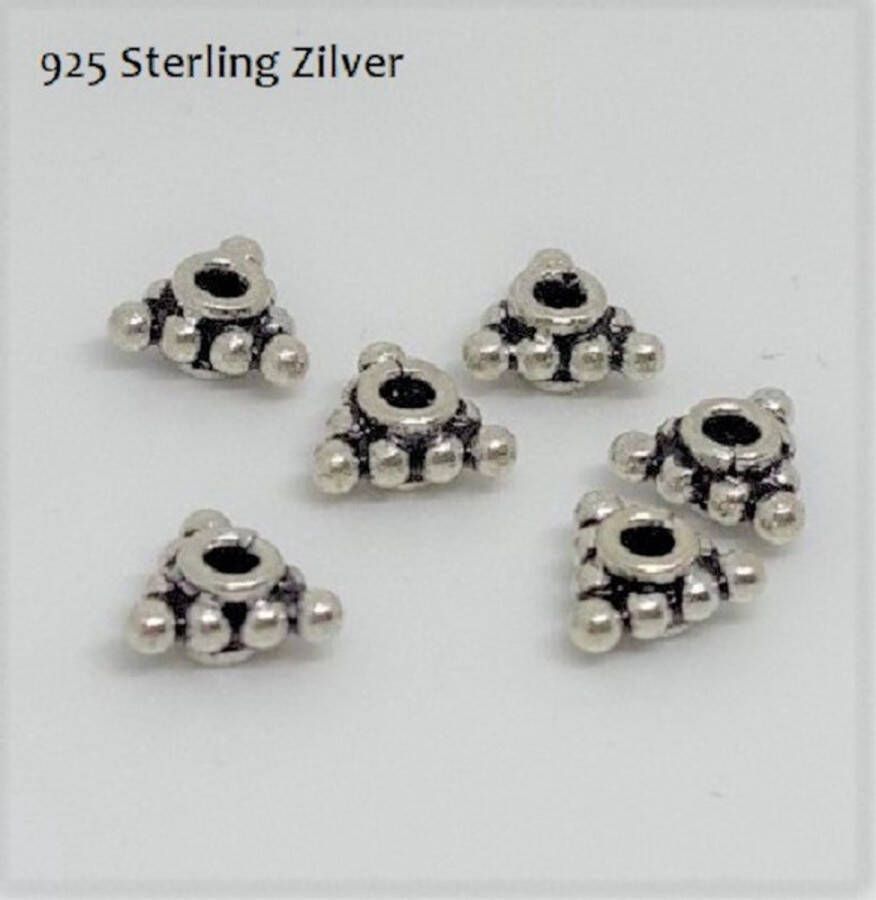 Kingsley-hobby.com Sterling zilveren (925) driehoekige kralen 8x8x8x4mm zware kwaliteit. Verkocht per verpakking van 6 stuks