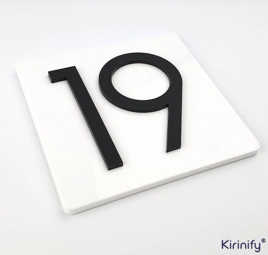 Kirinify 3D Huisnummerbord 12x12cm wit met zwarte cijfers Inclusief bevestiging Kies je eigen huisnummer en lettertype