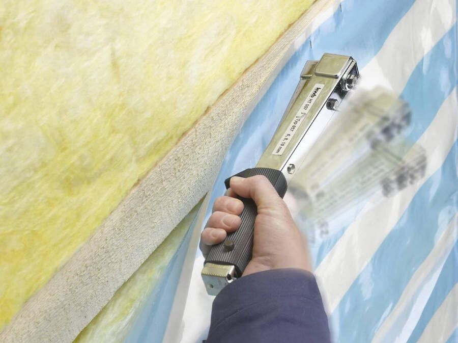 KWB professionele hamertacker HT 57 tackerapparaat met handtackerfunctie bevestigt tackernieten snel en krachtig alternatief voor het elektrische tackerpistool type 057