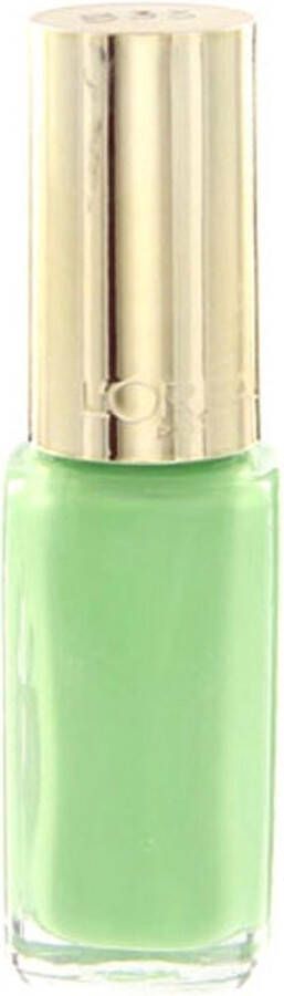 L Oréal Paris L'Oréal Paris Color Riche Le Vernis 833 Wasabi Hint Neon Groen Nagellak
