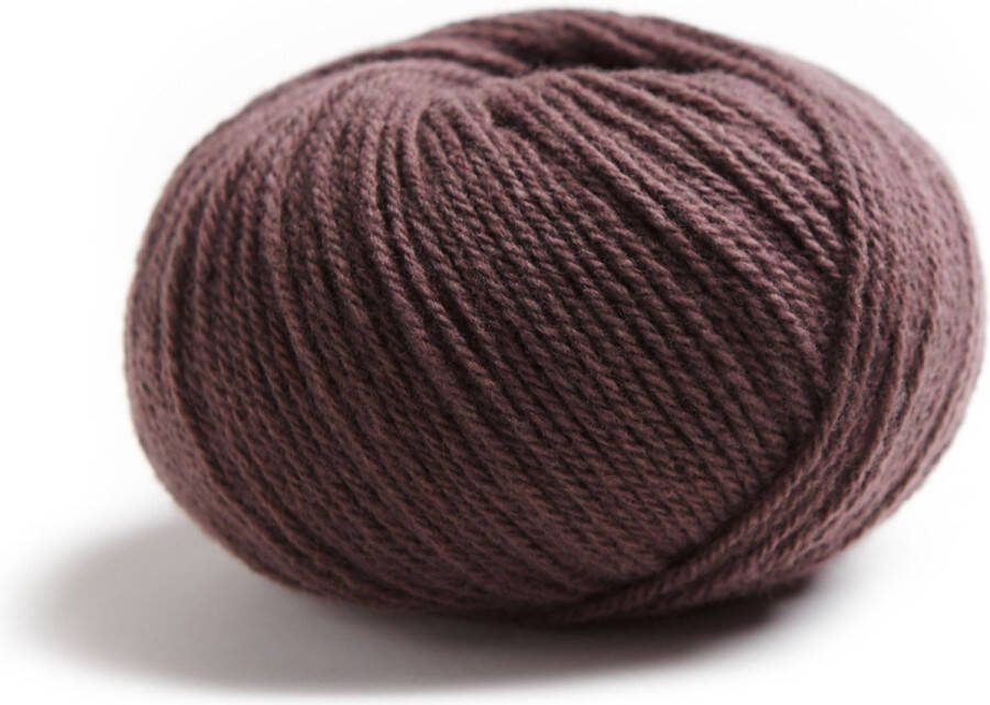 Lamana Como 100 % Merino Superfine garen Wordt per 5 stuks verkocht -120 m. 25 gr. Kleur : Chestnut Brown (06)