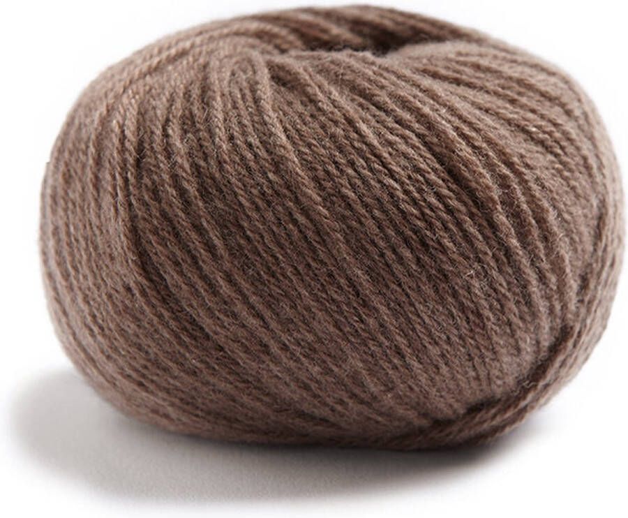 Lamana Como 100 % Merino Superfine garen Wordt per 5 stuks verkocht -120 m. 25 gr. Kleur : Macadamia Melange (48M)