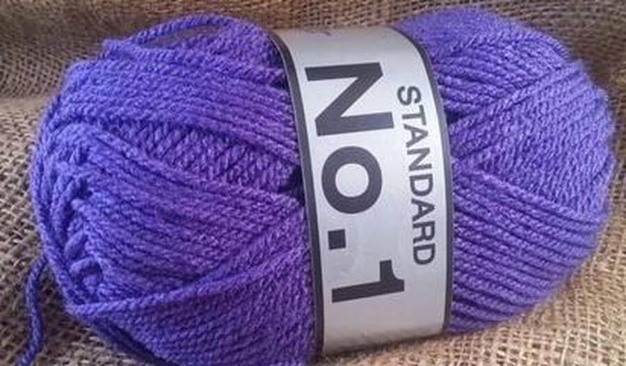 Lammy Yarns Vijf bollen paars garen (5 x 50 gram 100% acryl)
