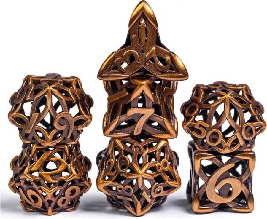 Lapi Toys Dungeons and Dragons dobbelstenen DnD Dice Polydice Dobbelstenen Dungeons Dragons Metal dice Metalen Dobbelstenen DnD Dice Set Hollow dice 1 set (7 stuks) Metaal Goudkleurig