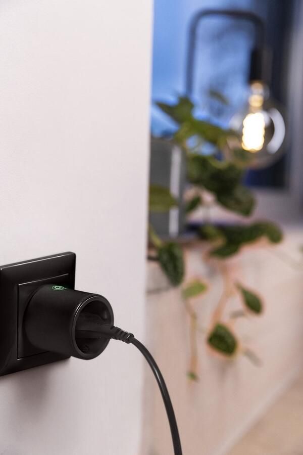 Ledvance SMART+ Smarte Steckdose für Innen mit ZigBee Technologie bindet konventionelle Geräte ins Smart Home ein misst und spart Stromverbrauch kompatibel mit Alexa oder Google schwarz 1er-Pack