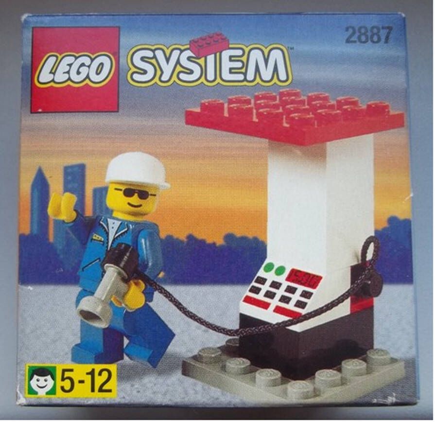 LEGO System Petrol Station Attendant and Pump 2887