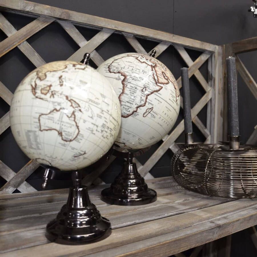 Lesliliving Vintage look wereldbol op houten voet 20 cm Woondecoratie met antieke uitstraling Wereldbollen globes