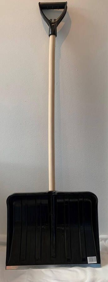 Lifetime Sneeuwschep zwart Schep Bladruimer Paardenstal schep Groot kunststof zwart met metalen rand aan blad 41 cm en een steel van 130cm lang ongeveer. Schep voor stal. Paardenstal koeienstal sneeuwschuif Sneeuwruimer sneeuwschuiver