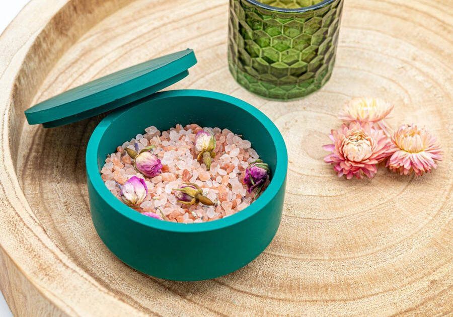 LiZ-e Badzout mix met rozenkopjes en lavendel 1 kg Badzout Verzachtend Zuiverend Rustgevend Wellness Relaxatie Verzorging Spa Ontstressen Kalmerend Luxe Verzorging