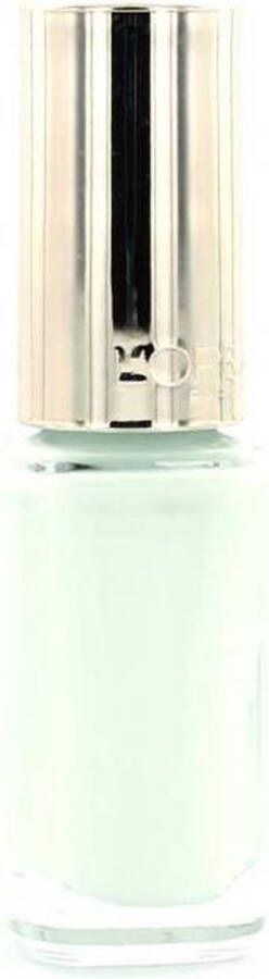 L Oréal Paris Color Riche Le Vernis 852 Pistachio Dragee Wit Nagellak