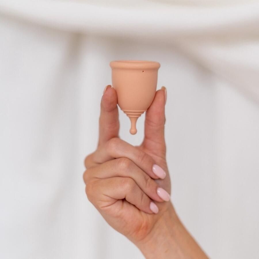 Lotties Period Menstruatiecup Menstruatie cup M Duurzaam en herbruikbaar Absorbeert tot 5 keer meer dan een tampon