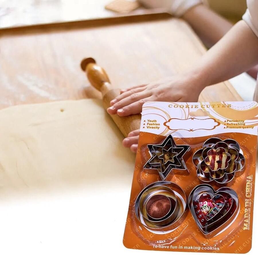 LOUZIR Set van 12 Uitsteekvorm set Koekjes uitstekers Variatie Koekjesvorm Cookie stamp Bakvormpjes Set Cookie cutter Koekjes stempel