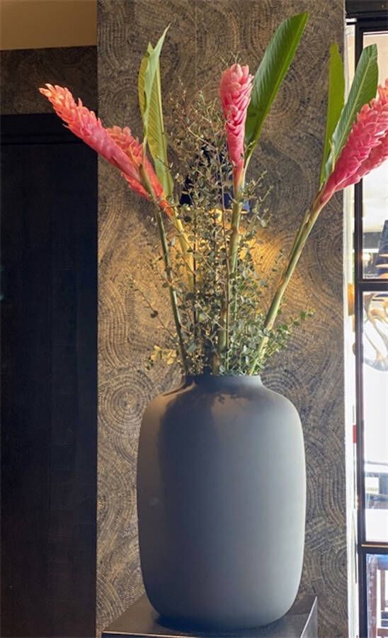 Lucy's Living Lucy s Living Luxe Vaas ARTIC Zwart – L Ø32 5 x H45 cm – hotel chique binnen ––– accessoires – tuin – decoratie – bloemen – mat – glans – industrieel droogbloemen