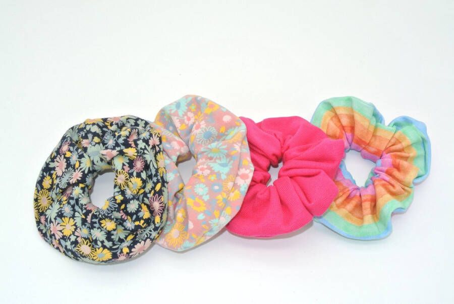 Made by Lova Scrunchies 4 stuks meisjes handgemaakt haaraccessoire haarelastiek kleuren
