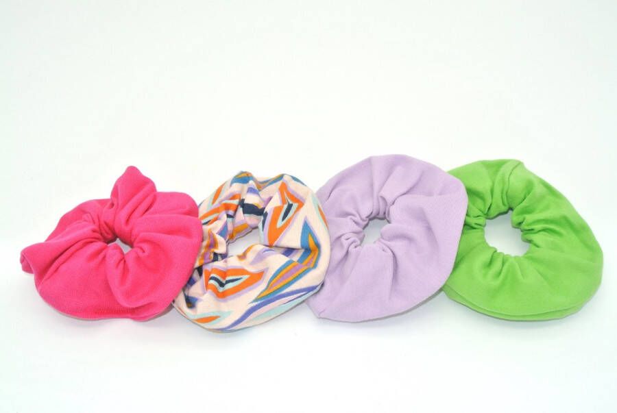 Made by Lova Scrunchies 4 stuks meisjes handgemaakt haarelastiek haaraccessoire kleuren