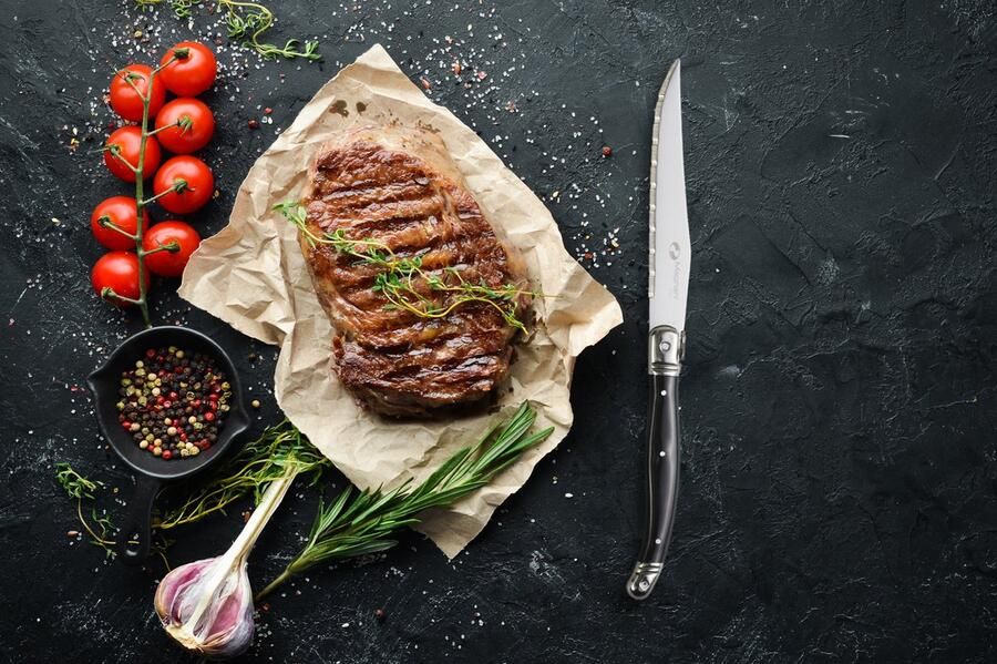 Magnani 6 Steakmessen Vleesmes Kunststof Handgreep RVS Gekarteld Snijblad Dikte 1 5 mm Brengt Geen Geur of Smaak Over