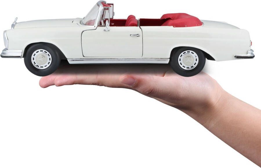 Maisto Modelauto Mercedes 280SE cabriolet 1967 1:18 speelgoed auto schaalmodel