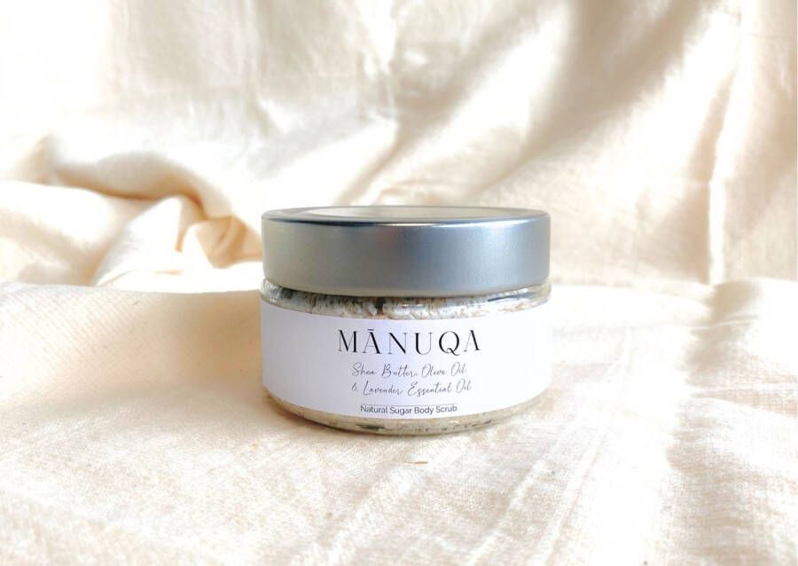 MĀNUQA All Natural Body Scrub Lavendel met basterd suiker (230 ml) hydraterend verzorgend beschermend en parfumvrij
