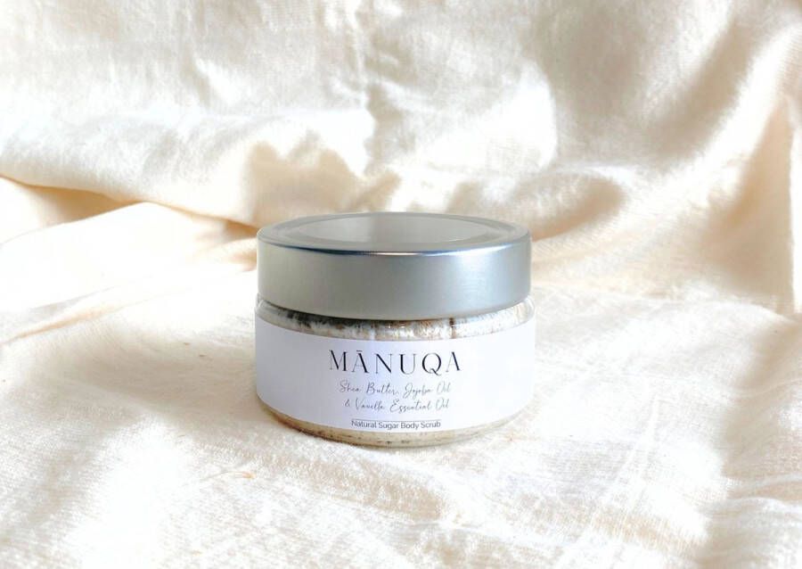 MĀNUQA All Natural Body Scrub Vanille met basterd suiker (230 ml) hydraterend verzorgend beschermend en parfumvrij