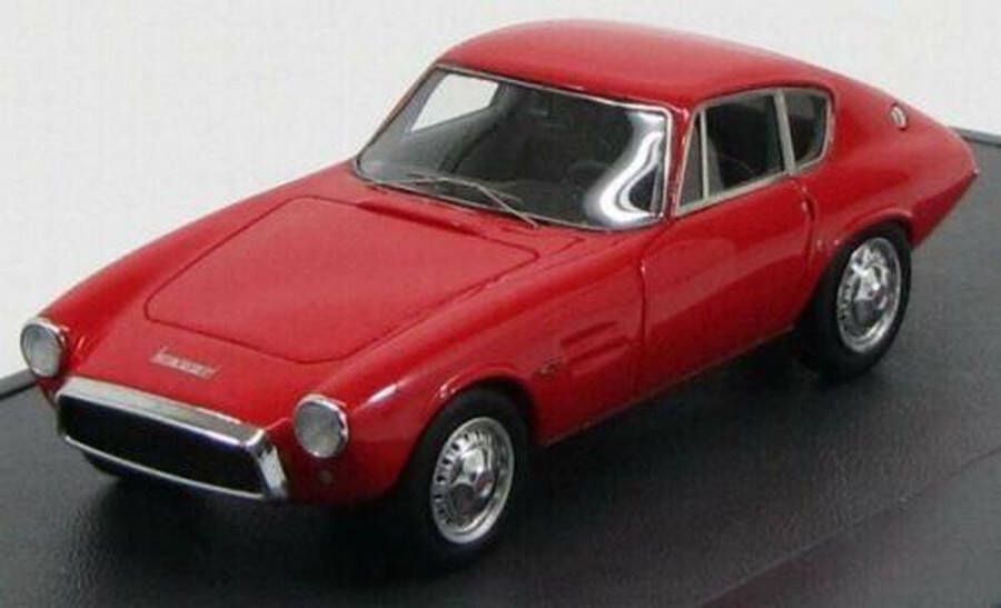 Matrix De 1:43 Diecast modelauto van de Fiat Ghia 1500 GT Coupe van 1964 in rood. Dit model is begrensd door 408pcs. De fabrikant van het schaalmodel is .Dit model is alleen online beschikbaar