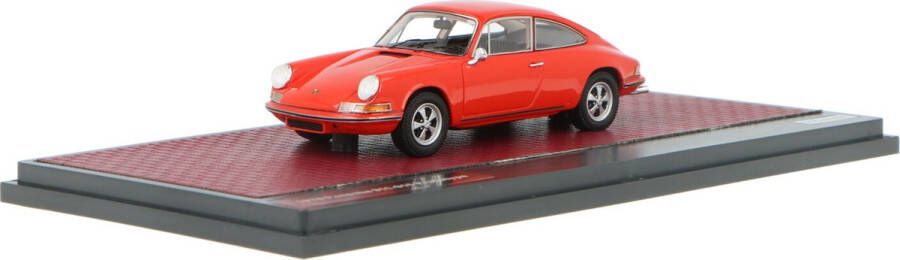 Matrix De 1:43 Diecast Modelcar van de Porsche 911 916 Prototype van 1970 in Red. De fabrikant van het schaalmodel is . Dit model is alleen online verkrijgbaar
