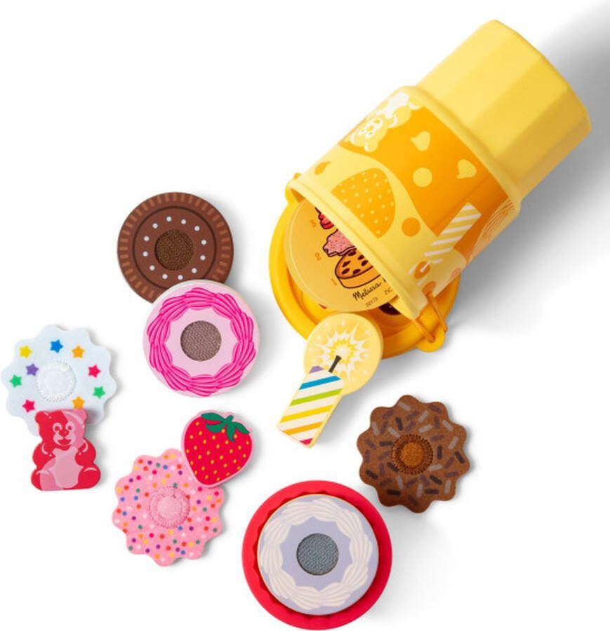 Melissa & Doug Play to Go cake en koekjes speelset voor op reis in beker met friemeldeksel: 12 speelstukjes voor cupcakes koekjes en laagjestaartjes voor jongens en meisjes vanaf 3 jaar