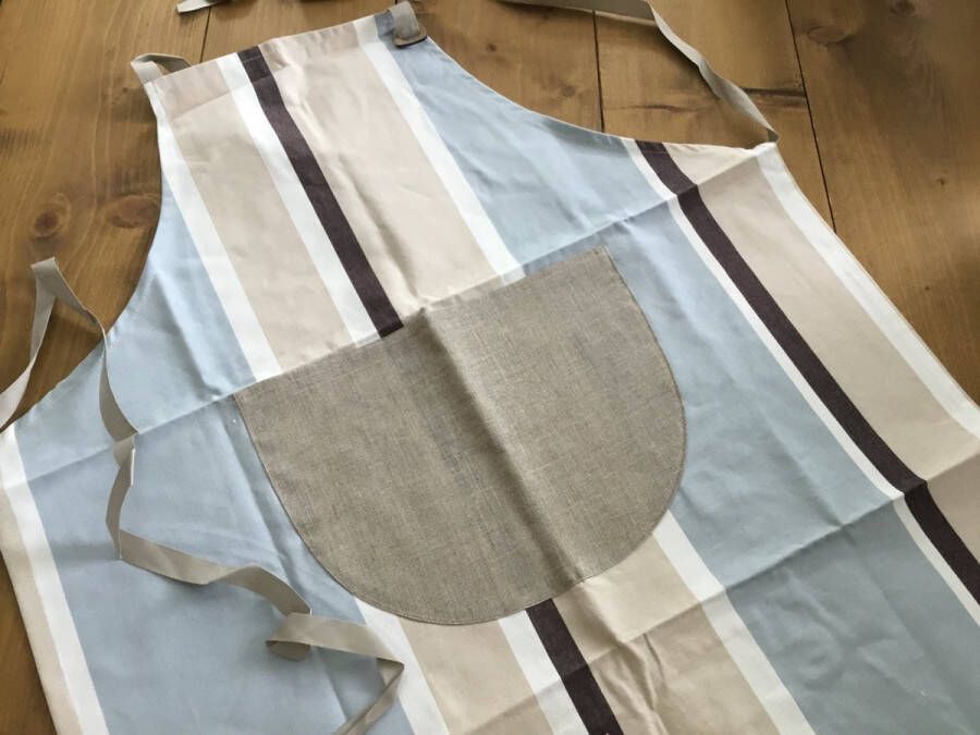 Merkloos Borduurpakket Keukenschort 50% linnen 50% katoen met opgestikte zak om te borduren