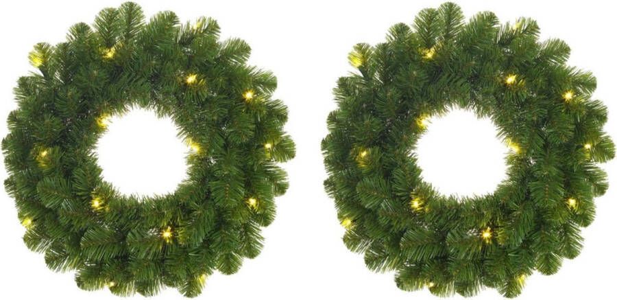 Mica Decorations Set van 2x stuks groene verlichte kerstkransen deurkransen met 30 LEDS 60 cm Kransen met verlichting kerstverlichting