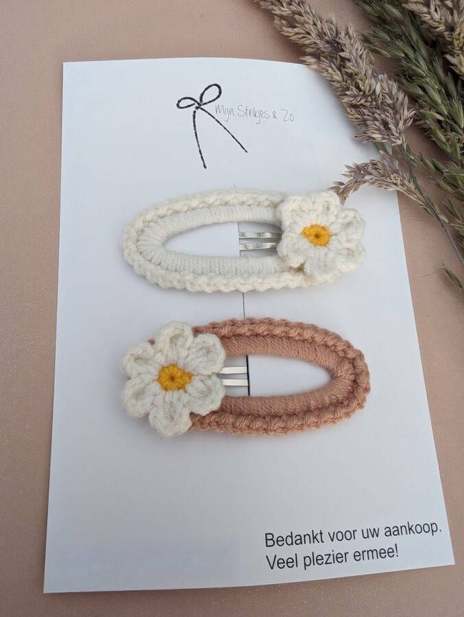 Mijn strikjes &Zo haarklem Gehaakte haarspelden Madelief bruin wit bloemen