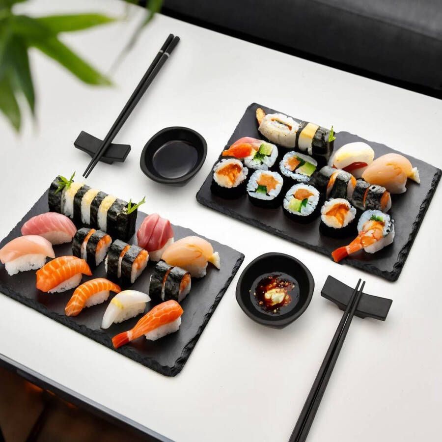 MikaMax Sushi set for two Voor 2 personen Incl. sushi stokjes & borden Geniet van authentieke sushi-ervaring Zwart Sushi accessoires Sushi servies Chopsticks Eetstokjes