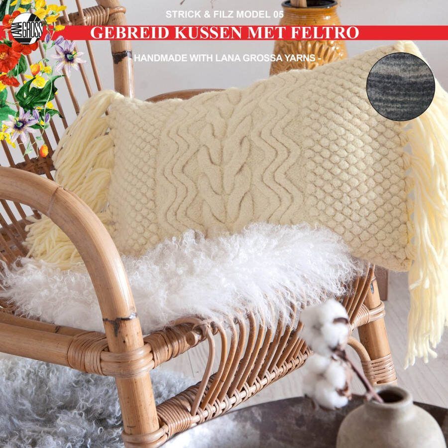 More by Mooj Breipakket gevilt kussen met Feltro-garen model 5 van Lana Grossa Strick & Filz nr. 14-greymix
