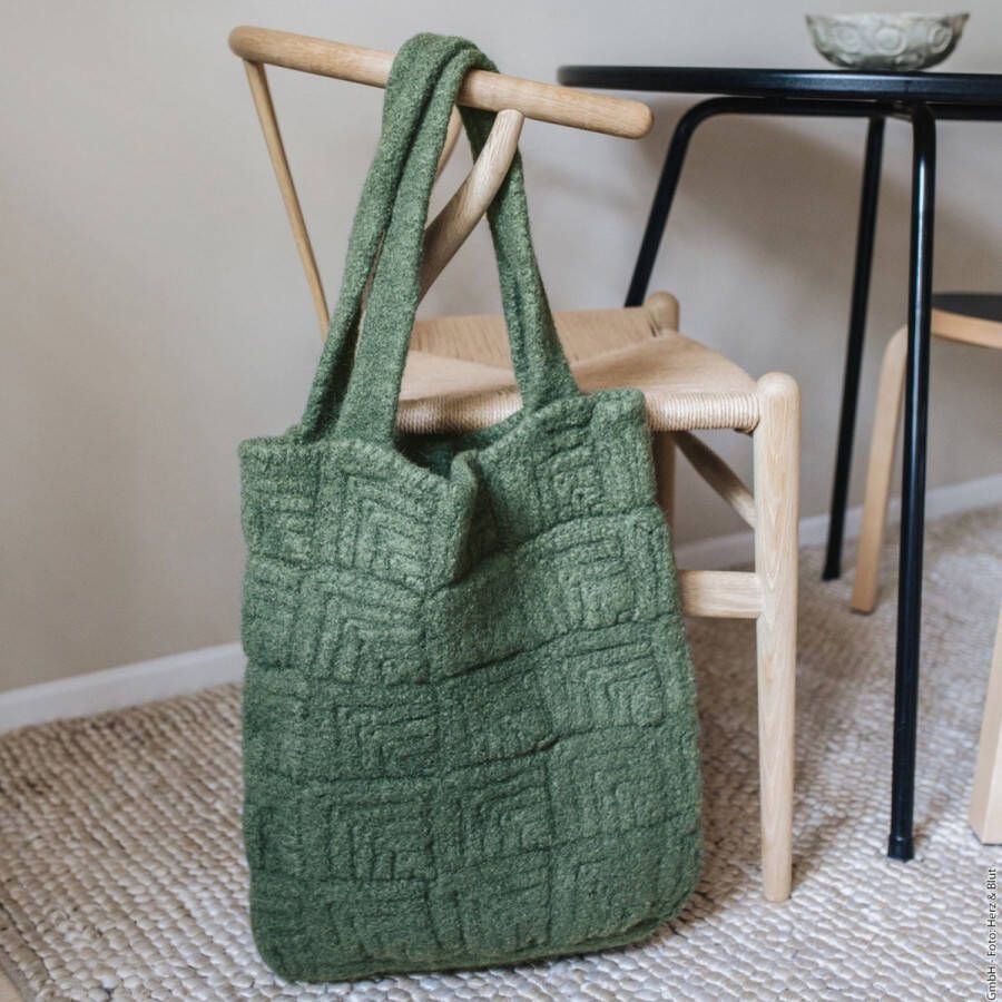 More by Mooj Haakpakket granny tas met Feltro-garen model 49 van Lana Grossa Home nr. 74- beige