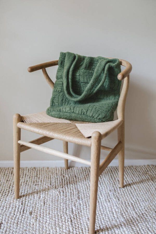 More by Mooj Haakpakket granny tas met Feltro-garen model 49 van Lana Grossa Home nr. 74- jeansblauw