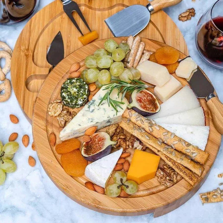 MT Deals Tapasplank met 4 kaasmesjes Borrelplank Serveerplank Kaasplank Inclusief Kaasmesjes Taspasplank Bamboe Inclusief 4 mesjes borrelplank Rond- ø 22 cm