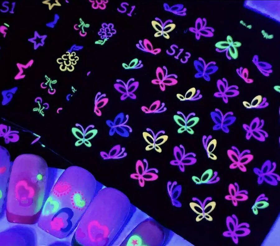 Nail Nagelstickers 3D Glow in the Dark ( 24 Sticker velletjes )