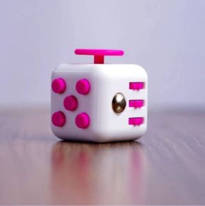 New Age Devi Fidget Cube Fidget Toys Friemelkubus Anti Stress Speelgoed Jongens Speelgoed Meisjes Roze Wit