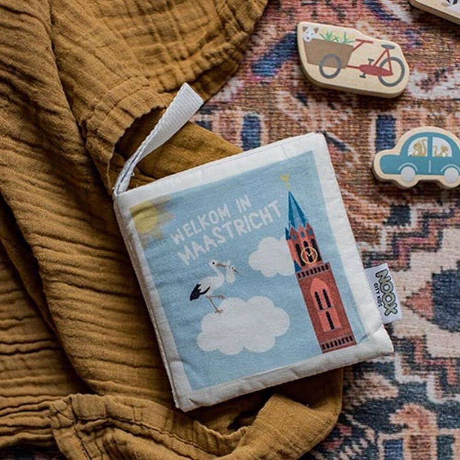 NOOX City Kids Zacht babyboekje Maastricht fairly made in mooie geschenkverpakking duurzaam en origineel kraamcadeau