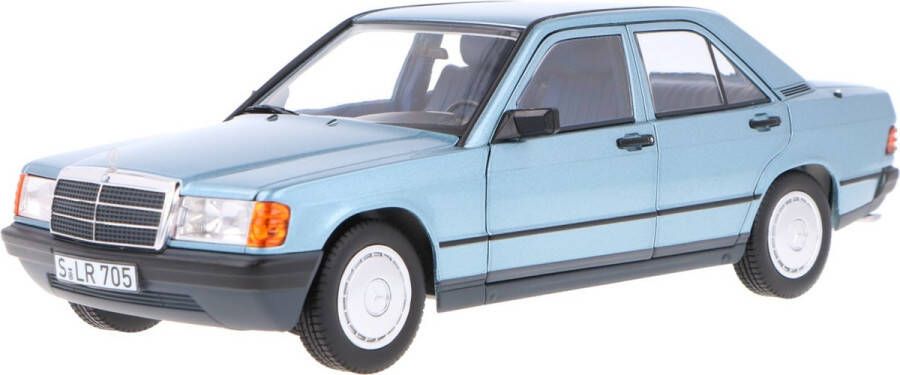 Norev De 1:18 Diecast Modelauto van de Mercedes-Benz 190E uit 1984 in lichtblauw. De fabrikant van het schaalmodel is . Dit model is alleen online verkrijgbaar