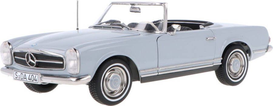 Norev Het 1:18 gegoten model van de Mercedes-Benz SL-Klasse 230 SL uit 1963 in grijs De fabrikant van het schaalmodel is . Dit model is alleen online verkrijgbaar
