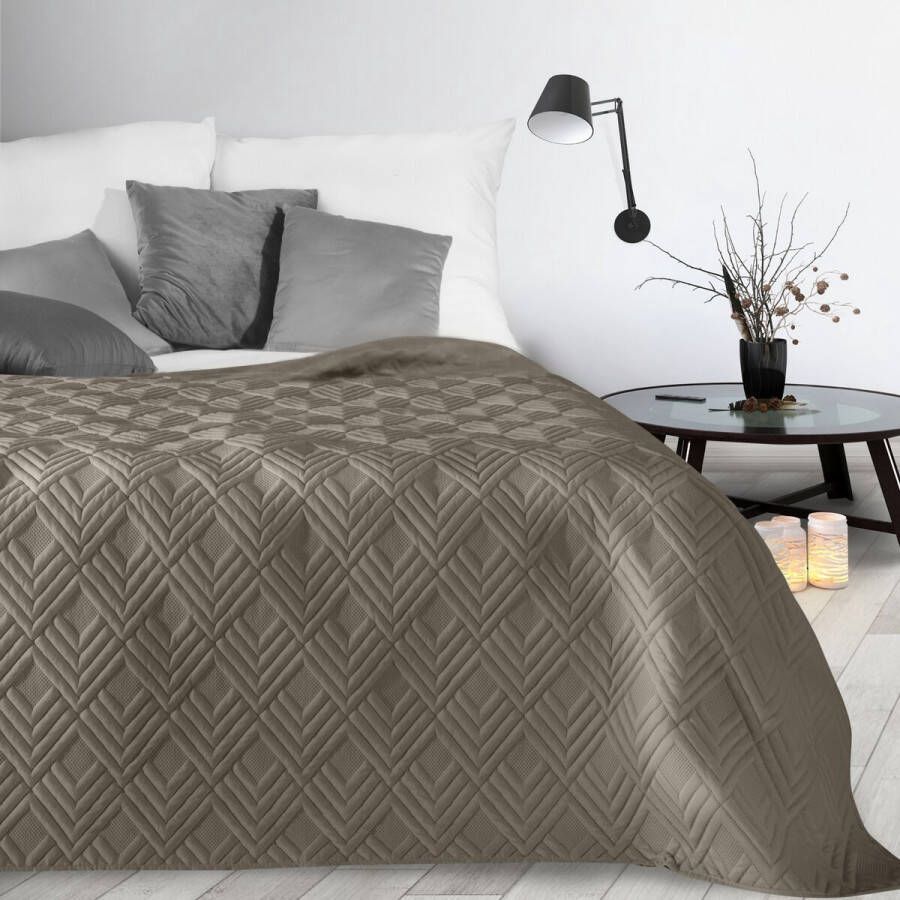 Oneiro s luxe ALARA Type 1 Beddensprei Taupe 220x240 cm – bedsprei 2 persoons beige – beddengoed – slaapkamer – spreien – dekens – wonen – slapen