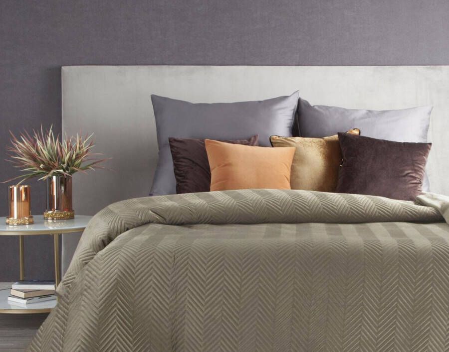 Oneiro s luxe SOFIA Beddensprei Bruin 170x210 cm – bedsprei 2 persoons bruin – beddengoed – slaapkamer – spreien – dekens – wonen – slapen